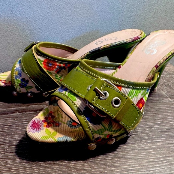 Dolce & Gabbana Green Floral Heels - Picture 1 of 8